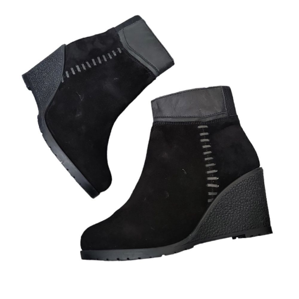 Enjoyable Women's Black Suede Wedge Ankle Boots Size 11 NWOT